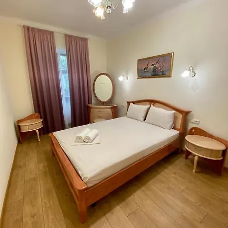 Yaroslav Osmomysl Square * Lviv