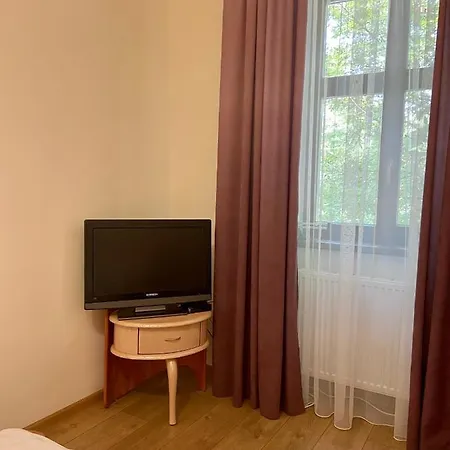 Yaroslav Osmomysl Square Apartment *
